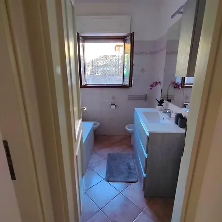 Aura Del Di Apartment *